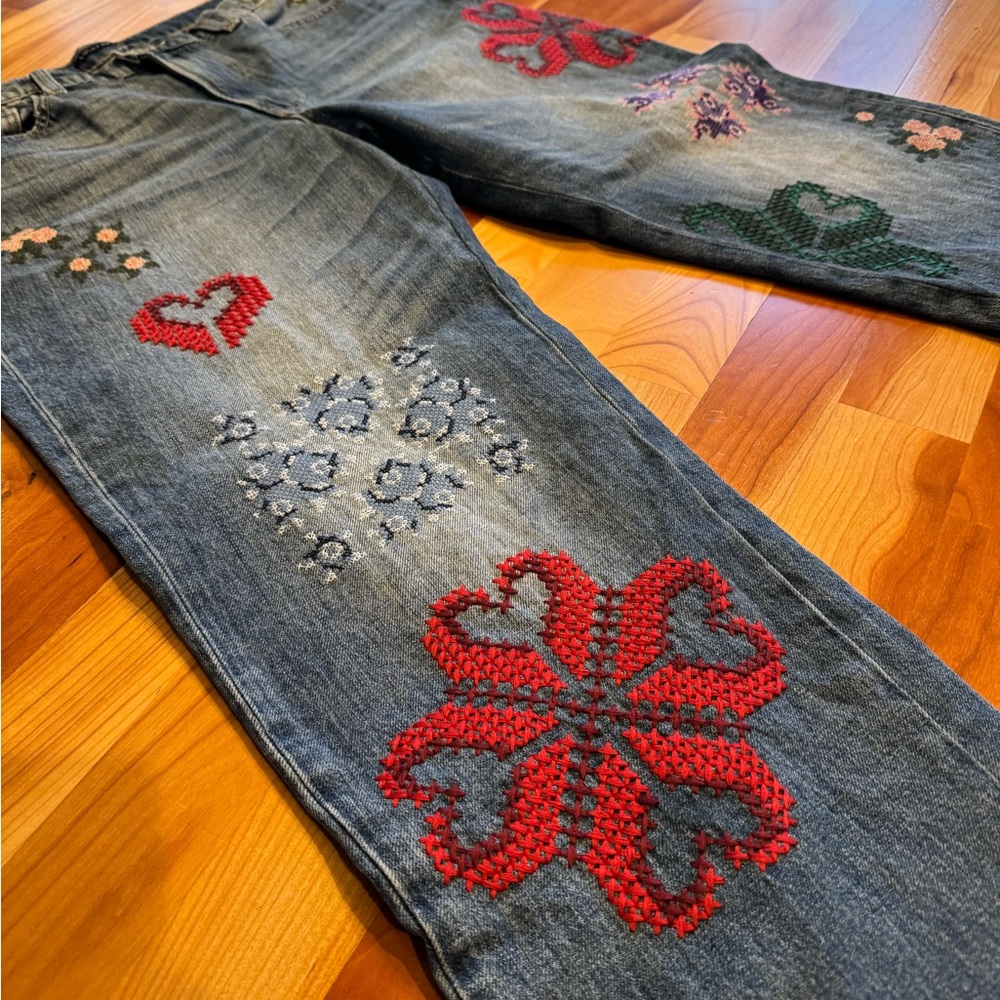 Lucky Brand “Nebula” Embroidered Cross Stitch Jeans – 12R Mid-Rise Boy Jean - Picture 6 of 14